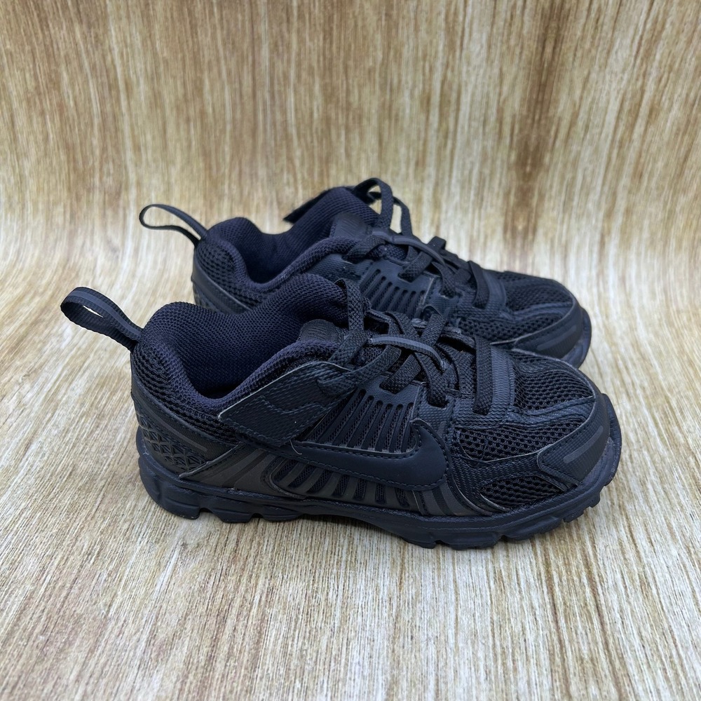 Nike Vomero 5 Sneakers Kid's Size 10C Black Low Top Athletic Shoes HF7000-007